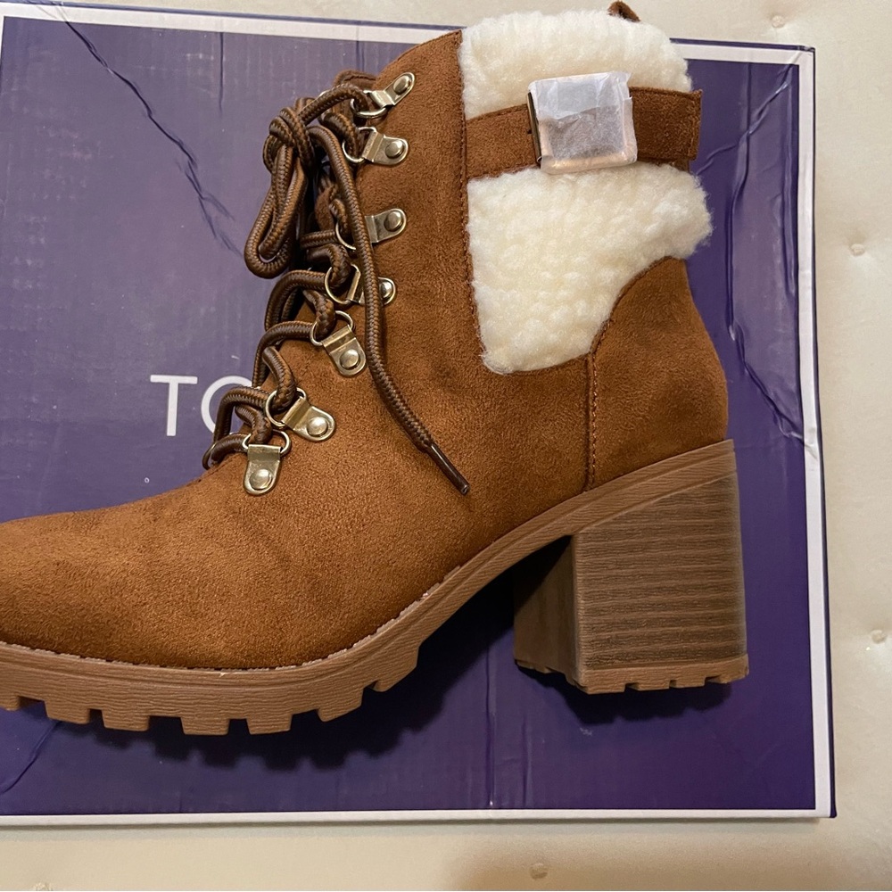 TOP Moda Brown Lace Up Boots with Shearling